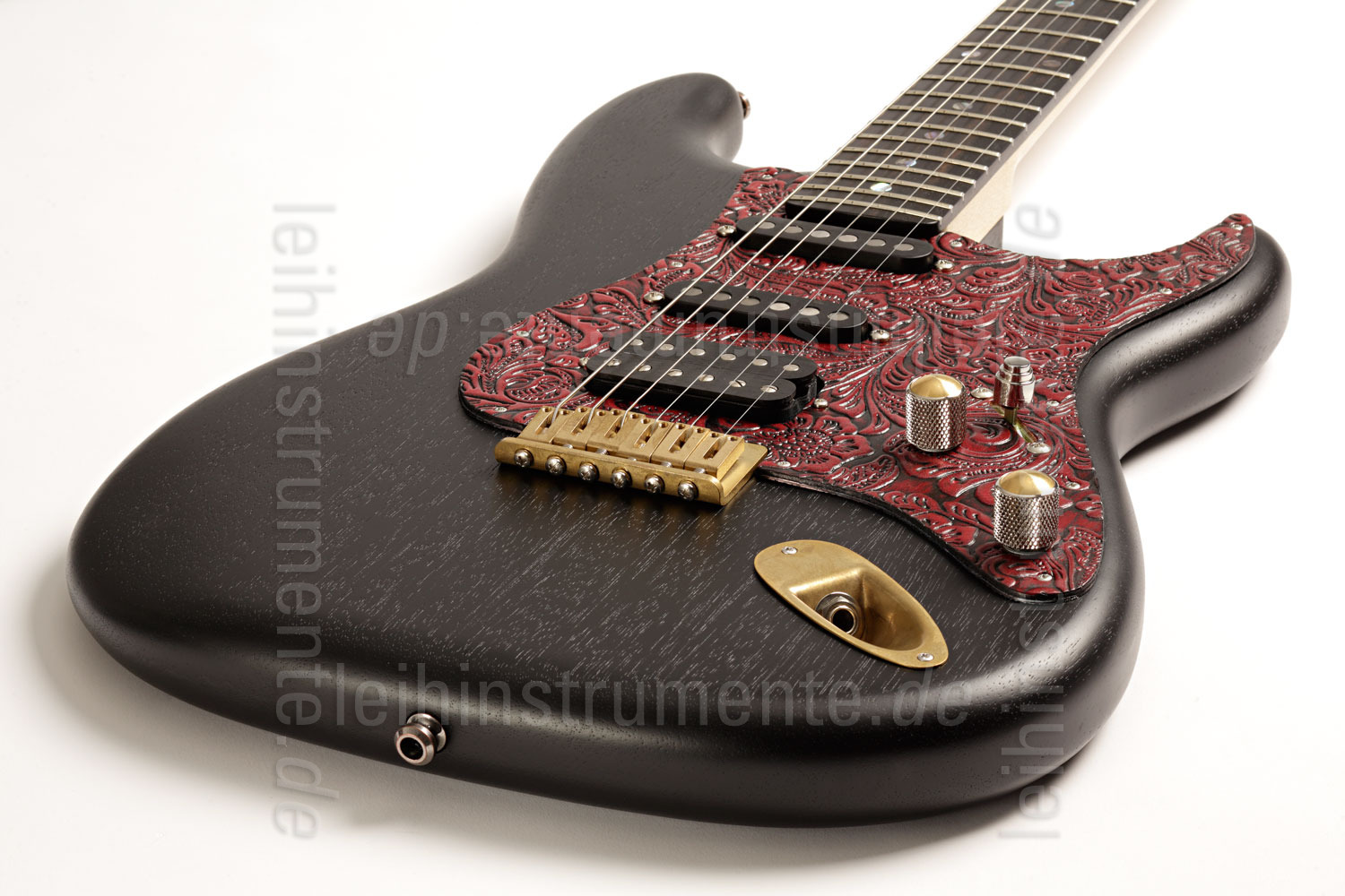 to article description / price Electric Guitar BERSTECHER Deluxe Vintage - Black / Floral Red + hard case - made in Germany